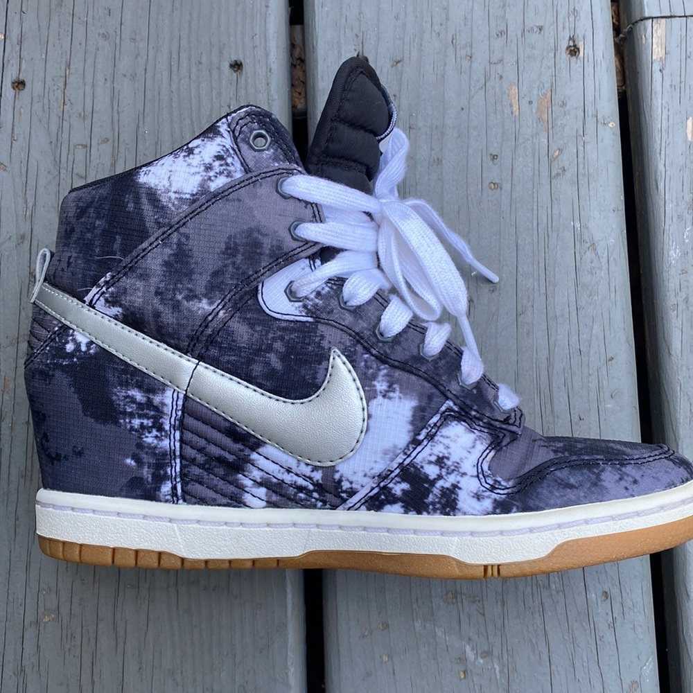 Nike High Top Wedge- Womens.  Size: 6.5
